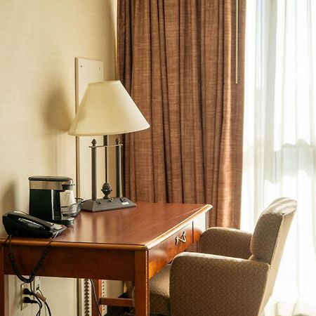 Hotel Topeka At City Center Εξωτερικό φωτογραφία