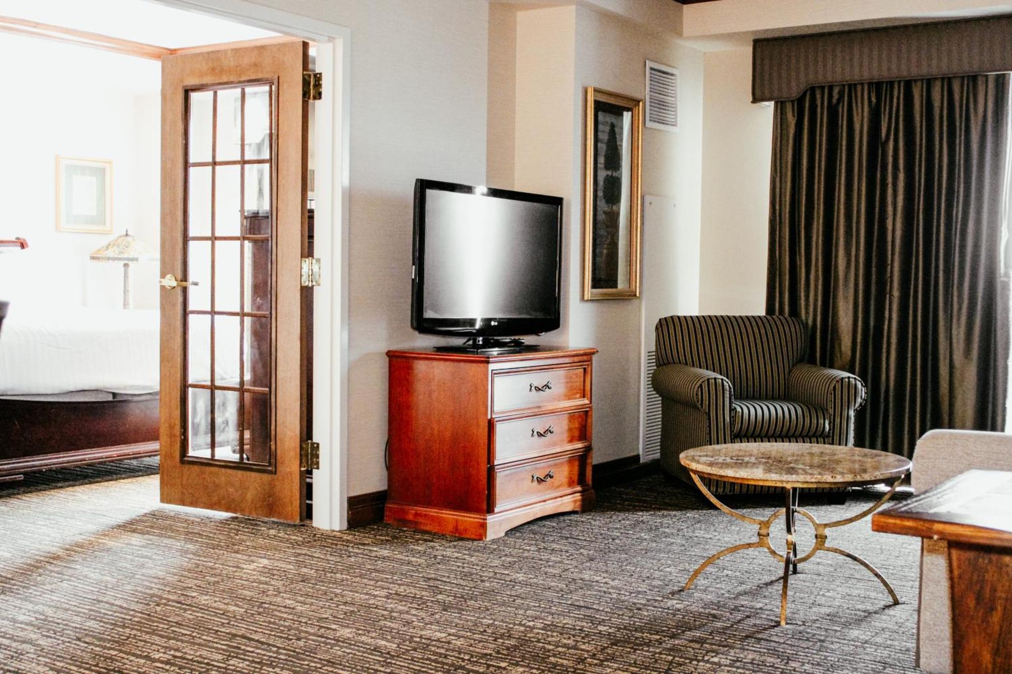 Hotel Topeka At City Center Εξωτερικό φωτογραφία